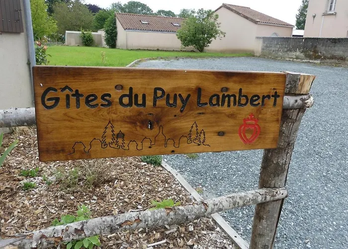 Guest house Petit Du Puy Lambert 3*