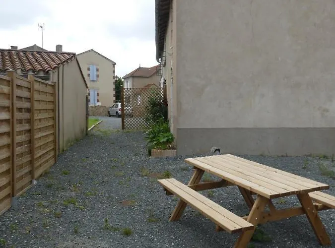 Petit Du Puy Lambert La Flocelliere